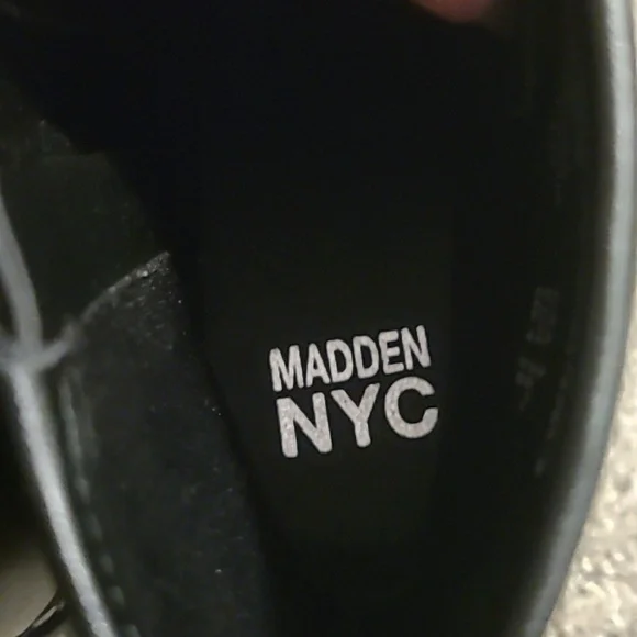 EUC/NWOT Madden NYC Black Leather White Stich Combat Boots Women's Sz 8 - Picture 9 of 12